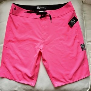 Men’s Volcom board shorts